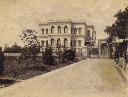 Veduta del Palazzo Yildiz a Istanbul, ampliato nel 1880 dall’architetto Raimondo D’Aronco per il sultano Abdulhamid II. View of the Yildiz Palace in Istanbul, expanded in 1880 by the architect Raimondo D'Aronco for Sultan Abdulhamid II.